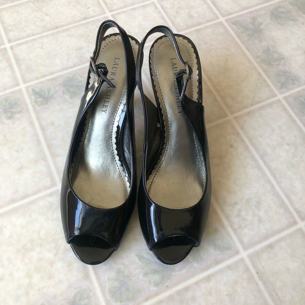 Laura‎ Ashley Patent Look Slingback Peep Toe heels
